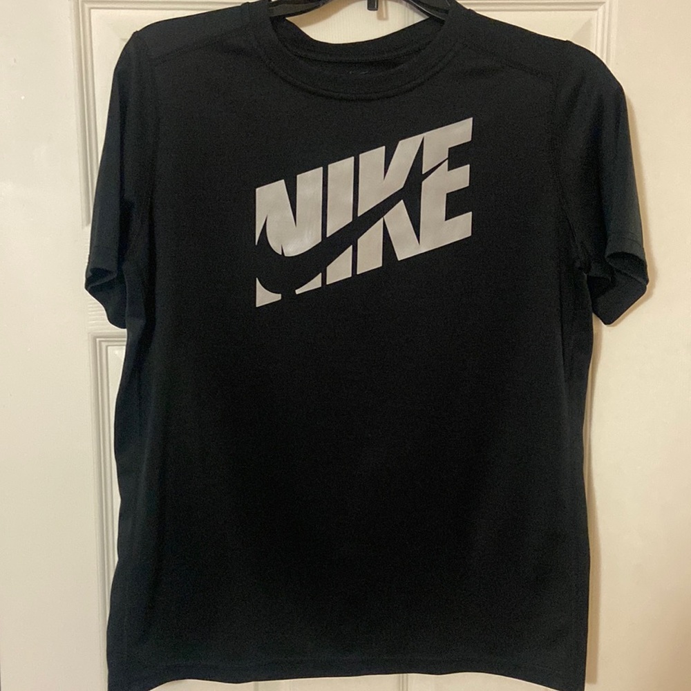 Boy’s Nike T-shirt. XL